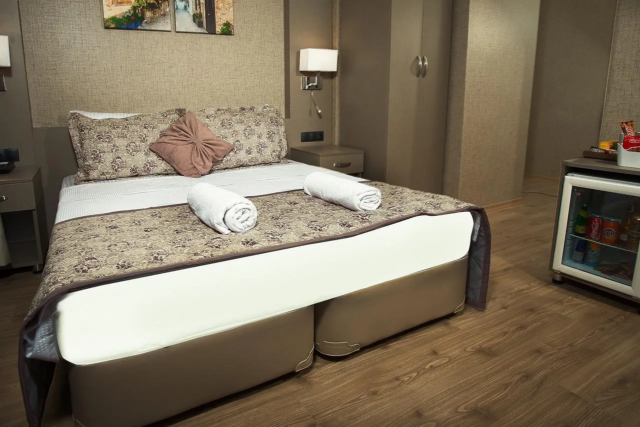 Hotel Iz Izmir 4*,  Turkey